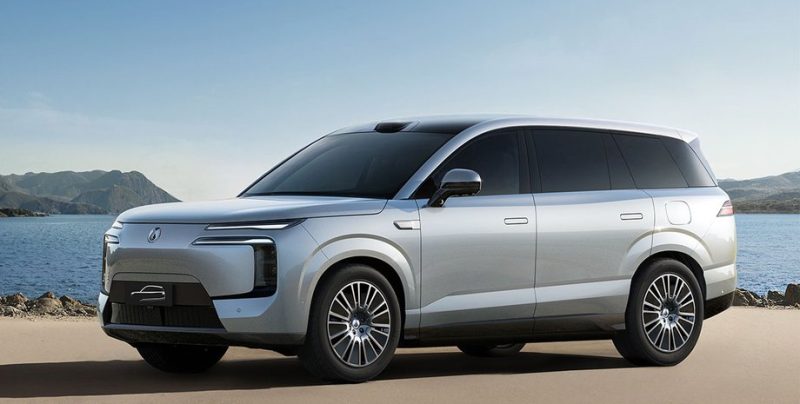 Denza N8L другого покоління, 1300 км ходу та розгін до “сотні” за 3,9 секунди Denza N8L другого покоління, 1300 км ходу та розгін до “сотні” за 3,9 секунди