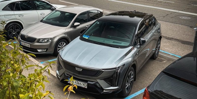 В Україні помітили новий електрокросовер Cadillac Optiq із запасом ходу 600 км В Україні помітили новий електрокросовер Cadillac Optiq із запасом ходу 600 км